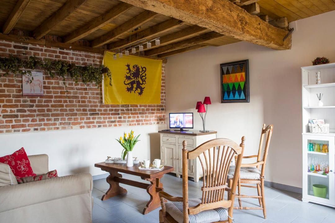 Gîte de La Ferme des Crins Blancs Hazebrouck Extérieur photo